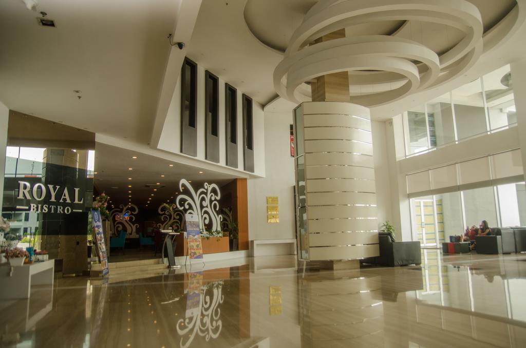 Royal Suite Condotel Medan Buitenkant foto