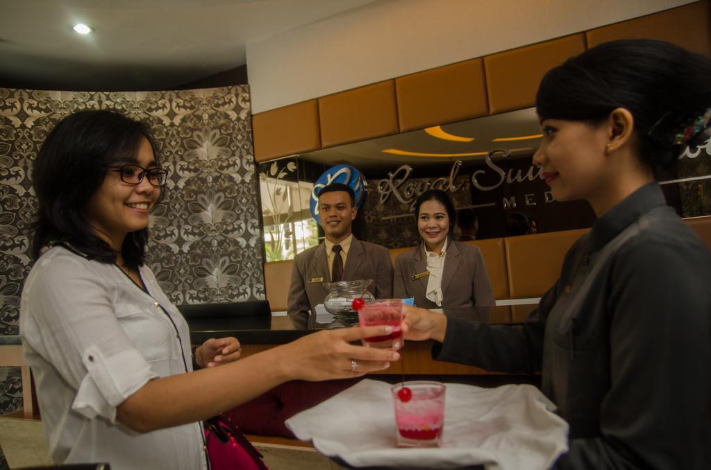Royal Suite Condotel Medan Buitenkant foto