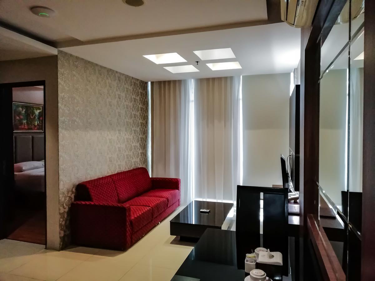 Royal Suite Condotel Medan Buitenkant foto