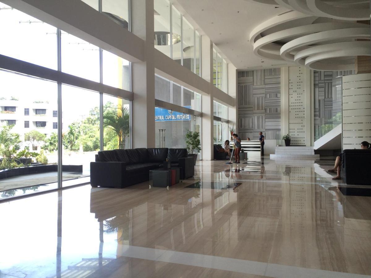 Royal Suite Condotel Medan Buitenkant foto